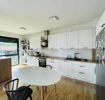 teilmöbliert 3-Zimmer Wohnung mit schönem Ausblick und gehobener Innenausstattung in Leonberg