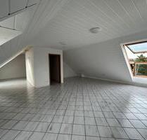 Helle 43 m2 Dachgeschosswohnung in Windhagen