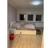 Vermiete 3 Zimmer Wohnung - 350,00 EUR Kaltmiete, ca.  69,00 m² in Uslar (PLZ: 37170)