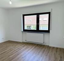 Moderne 3-Zimmer-Wohnung mit Balkon – Frisch Renoviert - Baden-Baden