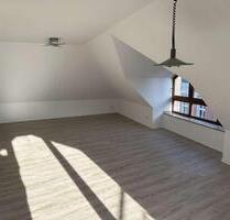 +++ MEHR INNENSTADT GEHT NICHT – SANIERTE DACHGESCHOSSWOHNUNG IM HERZEN VON AACHEN +++
