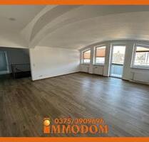 1-Zimmer-Wohnung mit BALKON und EINBAUKÜCHE im Herzen von Zwickau zu vermieten!
