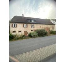 Altbau mit Potenzial: 187 m² Wohnfläche + Scheune in Möckmühl