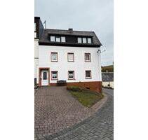 Wohnhaus mit Scheune und Garten - Daun