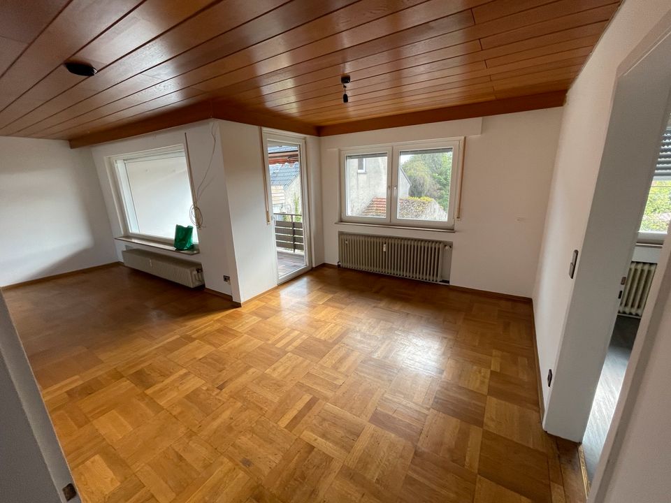 3 Zimmerwohnung mit Balkon in Hülben Warmmiete 1050€
