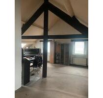 Dachgeschosswohnung 120qm - 1.000,00 EUR Kaltmiete, ca.  120,00 m² in Kempen (PLZ: 47906)