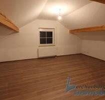 Schöne Dachgeschosswohnung zum Erstbezug in ruhiger Lage von OsterhofenAltenmarkt