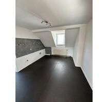 Schöne 4 Zimmer DG Wohnung in 39444 Hecklingen zu vermieten