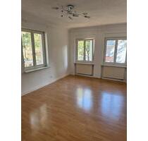 Mietwohnung - 1.500,00 EUR Kaltmiete, ca.  90,00 m² in Singen (Hohentwiel) (PLZ: 78224)