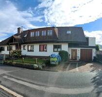 Haus mit zwei Wohneinheiten - 564.000,00 EUR Kaufpreis, in Bischofsheim in der Rhön (PLZ: 97653)