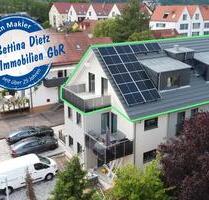 DIETZ: Hochwertige Ausstattung in penthouseähnlicher Wohnung mit 2 großen Balkonen! Wohnungsaufzug! - Elsenfeld