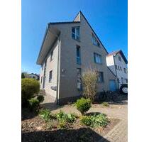 Helle 3 Zimmer Dachgeschoss Atelierwohnung in Kaarst Büttgen