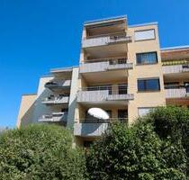 Top gepflegte 2,5-3 Zi. Wohnung mit Balkon & Stellplatz - Altbach