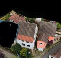 2 Häuser, Scheune und Garagen - 190.000,00 EUR Kaufpreis, in Buchen (Odenwald) (PLZ: 74722)