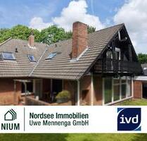 CHARMANTE DACHGESCHOSSWOHNUNG MIT BALKON UND VIEL PLATZ ZUM WOHLFÜHLEN. - Hage