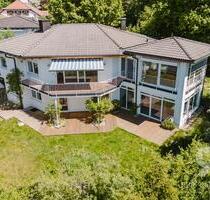 Uneinsehbare Luxus-Villa mit Panoramablick & Wellnessbereich – exklusives Wohnen in Bayreuth
