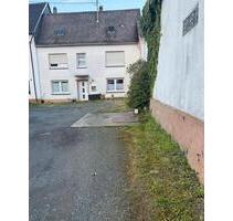 Haus mit viel Potential - 175.000,00 EUR Kaufpreis, in Singhofen (PLZ: 56379)