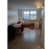 2 Zimmer Dachgeschosswohnung - 450,00 EUR Kaltmiete, in Langquaid (PLZ: 84085)