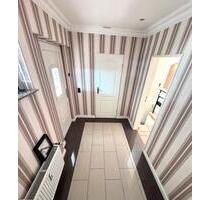 Großzügige 4 Zimmer Wohnung mit Keller & Pool - Breitenfelde
