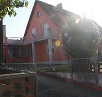 Doppelhaushälfte mit großem Garten in ruhiger Lage - Röfingen