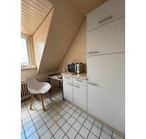 Helle 73 qm 2- Zi.- Dachgeschosswohnung in Augsburg-Oberhausen