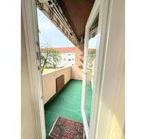 Helle 4-Zimmer Wohnung mit Balkon in Bremen Walle - ab 01.12.
