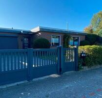 Einfamilienhaus Bungalow Flachdach modernisiert mit Garten - Bad Zwischenahn