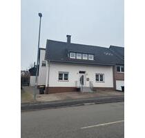 Einfamilienhaus mit Nebengebäude und Garten in WarburgWormeln