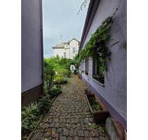 Zwischenmiete: Möbliertes 4-Zimmer-EFH + Garten in Mainnähe - Frankfurt am Main West