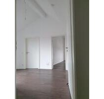 Moderne, hochwertige 3 Zimmerwohnung in 3 Familien Haus - Malsch