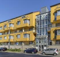 Zentral Wohnen in Krefeld - schöne Dachgeschosswohnung mit Laminatboden