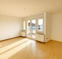 Charmante 3-Zimmer-Wohnung mit Sonnenbalkon in gepflegtem 6-Parteien-Haus - Uslar