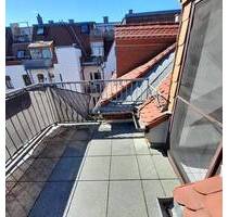 3 Zi DG Wohnung mit großen Balkon und EBK fast im Zentrum - Zwickau Innenstadt