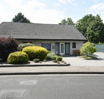 Gepflegter, ausgebauter Bungalow in zentraler Lage am Obenende! - Papenburg