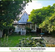 *Für die kleine Familie! Idyllisches Einfamilienhaus mit Atelier in begehrter Wohnlage von Hanau*