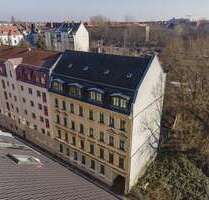 Charme trifft Raum – Denkmalgeschützte 3-Raumwohnung in Leipzig Anger-Crottendorf!