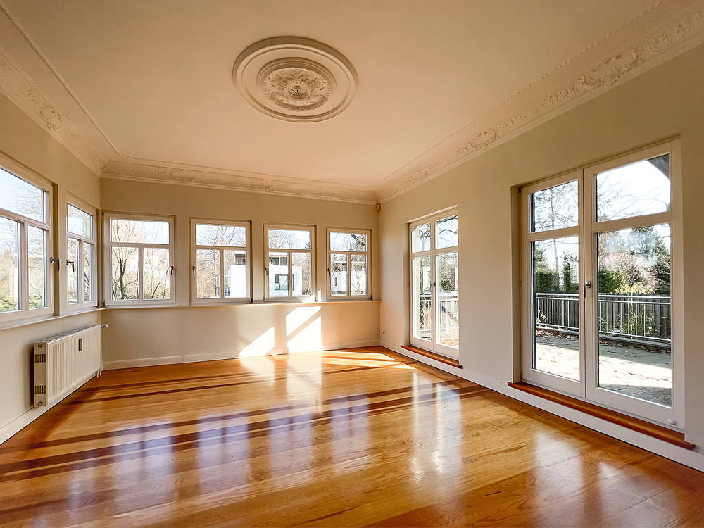 126 m² große Beletage-Wohnung in Hamburger Stadtvilla!