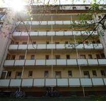 5 % Rendite möglich - Provisionsfrei und vermietet -Eigentum im Herzen von Erfurt mit Wintergarten