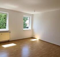 Helle Zweizimmer-Wohnung mit EBK in Wohnkomplex in Eisenberg