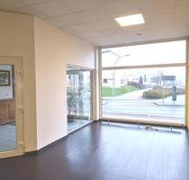 Große Laden-, Büro- oder Praxisfläche in Hermsdorf