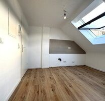 Kernsanierte 2 ZKB DG- Wohnung In SB- Ensheim - Saarbrücken Ensheim