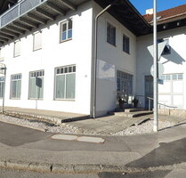 Einmalige Gelegenheit! Vollausgestatteter, moderner Friseursalon in Freilassing, frei ab 01.06.2025