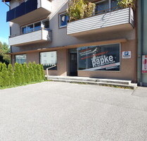 Gewerbefläche mit Parkplätzen direkt vor der Tür in 83404 Ainring, ab 01.11.2025 verfügbar