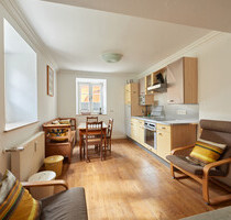 Stilvolle 3,5-Zimmer-Wohnung mit großzügiger Terrasse in wunderschöner, sanierter Villa in Bad Reichenhall!
