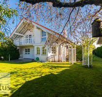 Zeitlose Eleganz trifft Natur! Exklusive Villa mit Park-Gartenambiente, 2 Kaminen & einer Spa Oase - Wüstenrot / Neuhütten