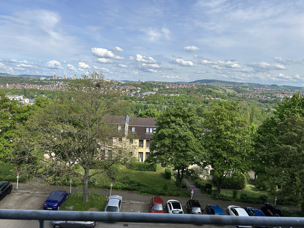 Exklusive 3-Zimmer-Wohnung mit 2 Balkone und TG Stellplatz in Stuttgart-Freiberg