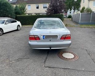 Mercedes-Benz E 200 Gebrauchtwagen