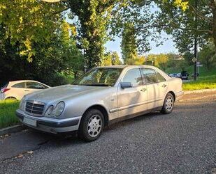 Mercedes-Benz E 230 Gebrauchtwagen