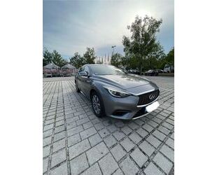 INFINITI Q30 Gebrauchtwagen