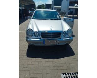 Mercedes-Benz E 230 Gebrauchtwagen